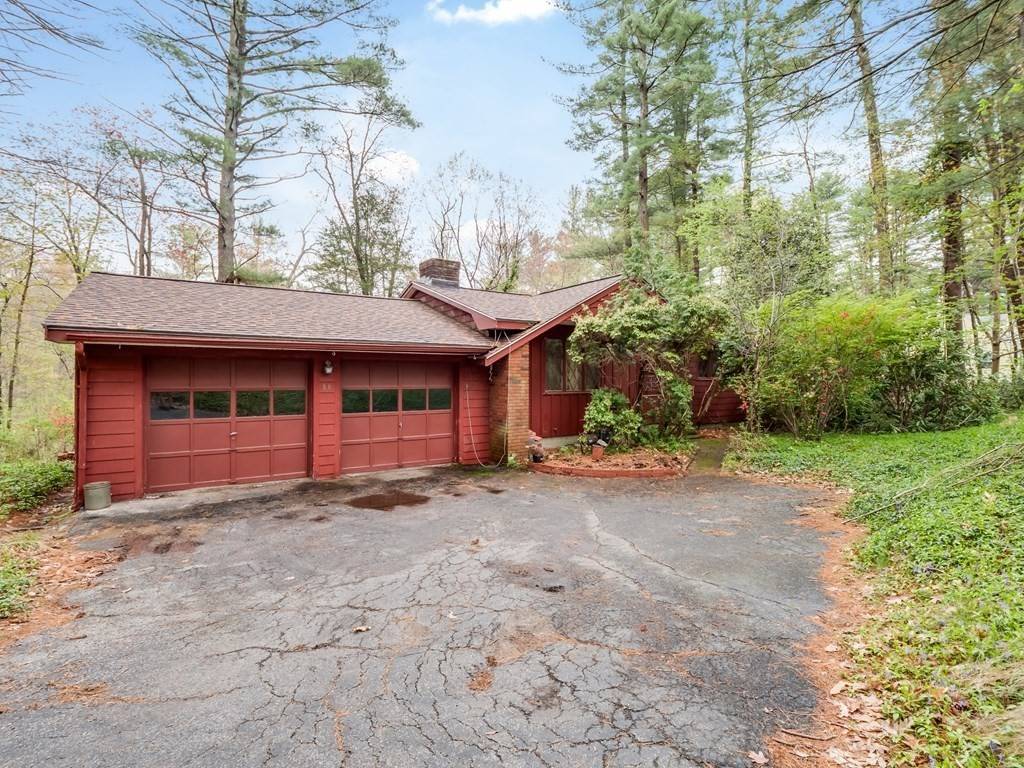88 Tadmuck Rd, Westford, MA 01886
