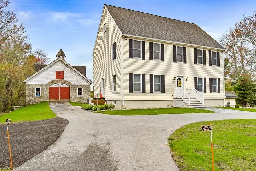 50 Holmes St, Hanson, MA 02341