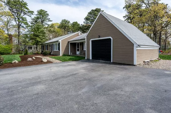 Dennis, MA 02660,18 Fairway Dr