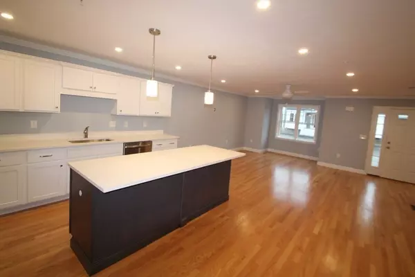 Whitman, MA 02382,1005 Auburn Street #G2