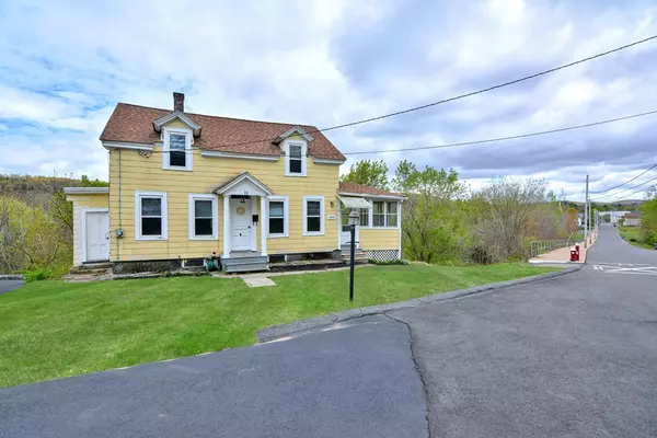 33 Washington Street, Monson, MA 01057