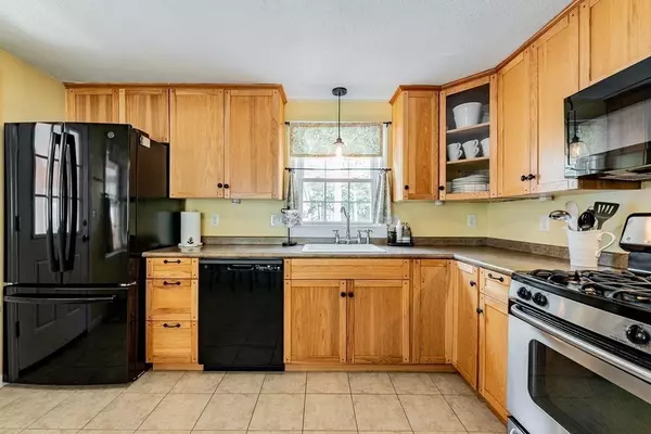 Agawam, MA 01001,16 Corey St