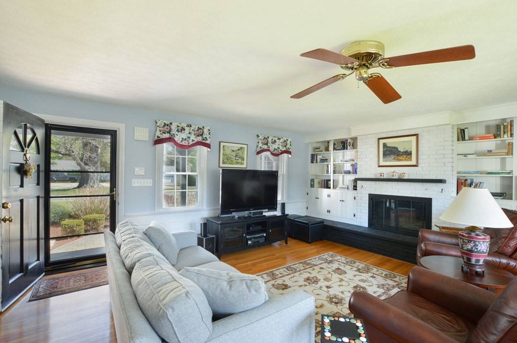 Falmouth, MA 02540,26 Counting House Way