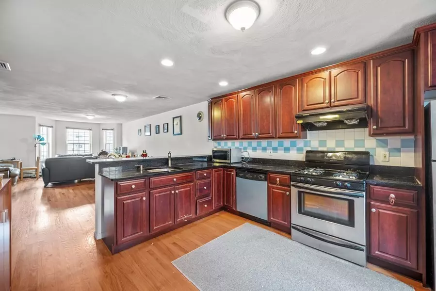 135 Everett St, Boston, MA 02128
