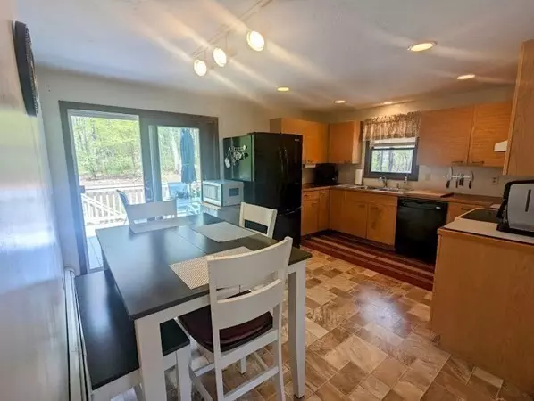 Charlton, MA 01507,175 Stafford St
