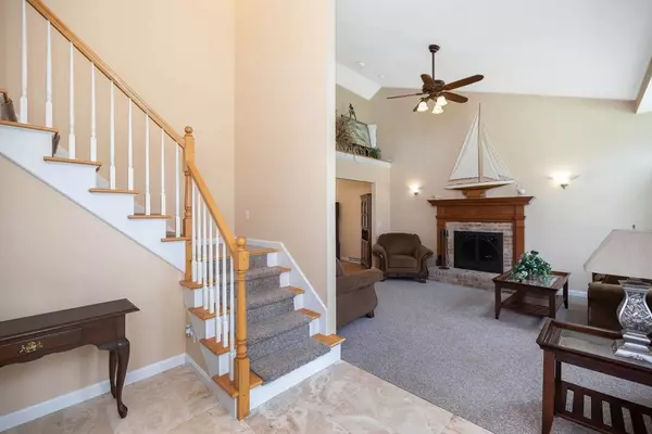 Southwick, MA 01077,2 Hidden Place