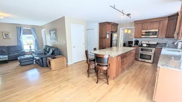 Foxboro, MA 02035,10 Bradner Street