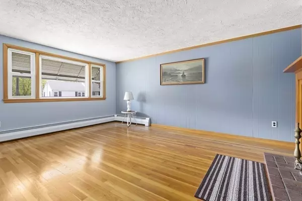 Saugus, MA 01906,6 Brookfield Ln