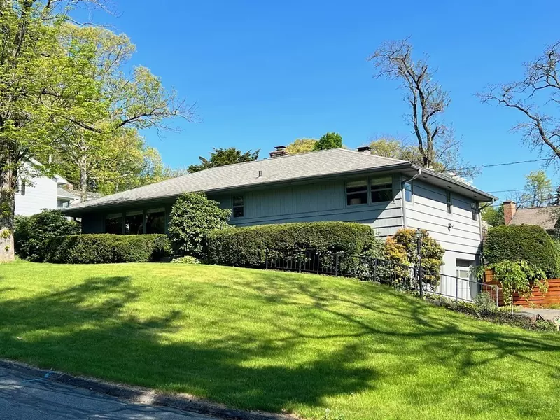 64 Hillview Rd, Holyoke, MA 01040