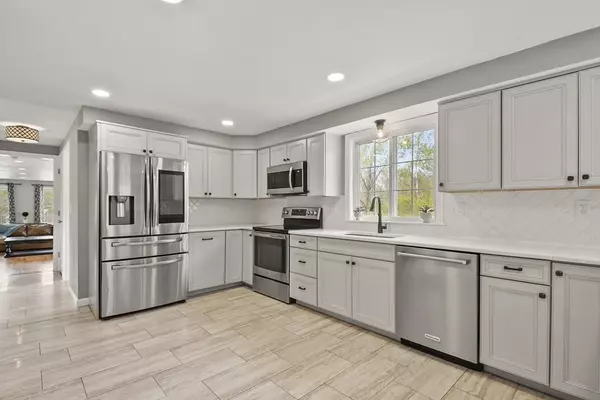 Charlton, MA 01507,94 Hanson Road
