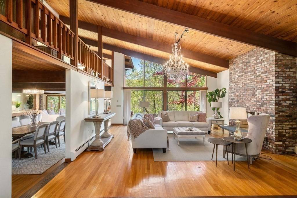 500 Dudley Rd, Newton, MA 02459