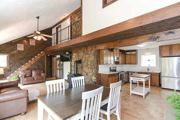 Sutton, MA 01590,199 Whitins Rd