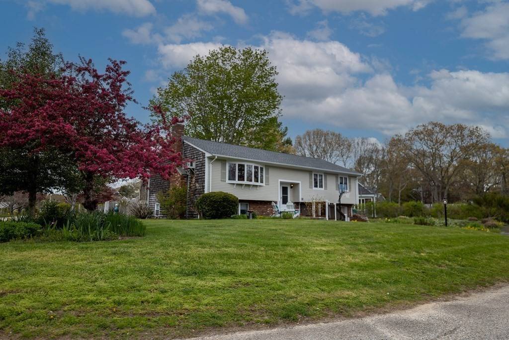 53 East Harbor Dr, Falmouth, MA 02536