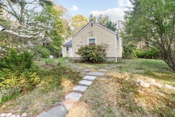 11 N Mill St, Hopkinton, MA 01748