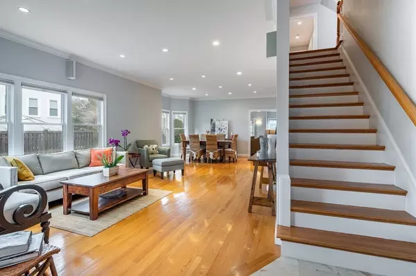 Newton, MA 02459,18 Ripley St #18