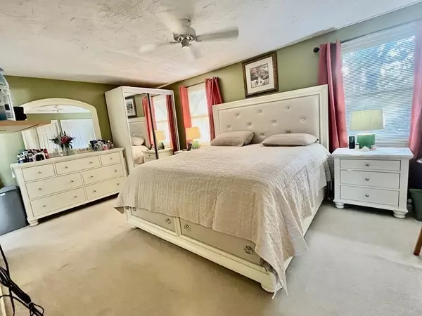 Randolph, MA 02368,5 Bridle Path Cir #H