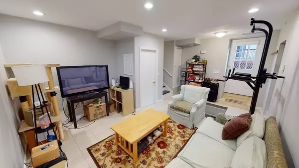 Boston, MA 02128,240 Paris St #1
