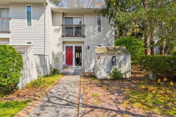 300 Buck Island Rd #10A, Yarmouth, MA 02673