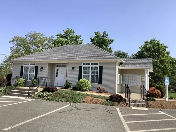 Southwick, MA 01077,6 Wynnfield Circle #6