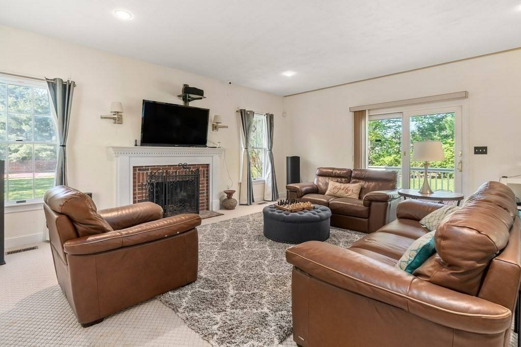 Sudbury, MA 01776,15 Dakin Rd