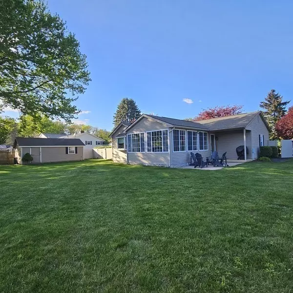 Agawam, MA 01001,33 Chestnut Ln