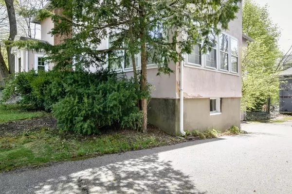 Newton, MA 02458,150-152 Washington St