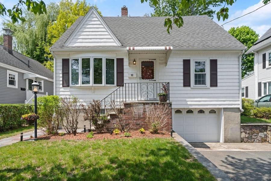 92 Derby Rd, Melrose, MA 02176