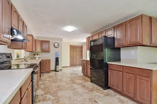 Mansfield, MA 02048,575 Ware St