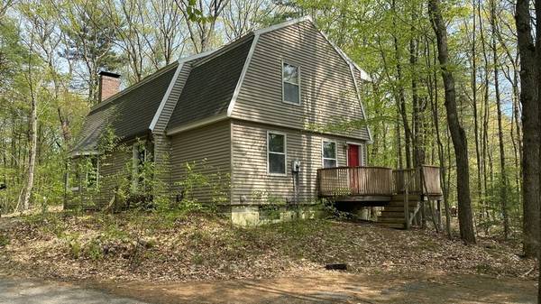 24 Gulf Rd, Pelham, MA 01002