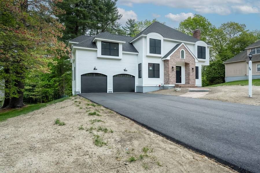 28 Foxwood Dr, North Andover, MA 01845