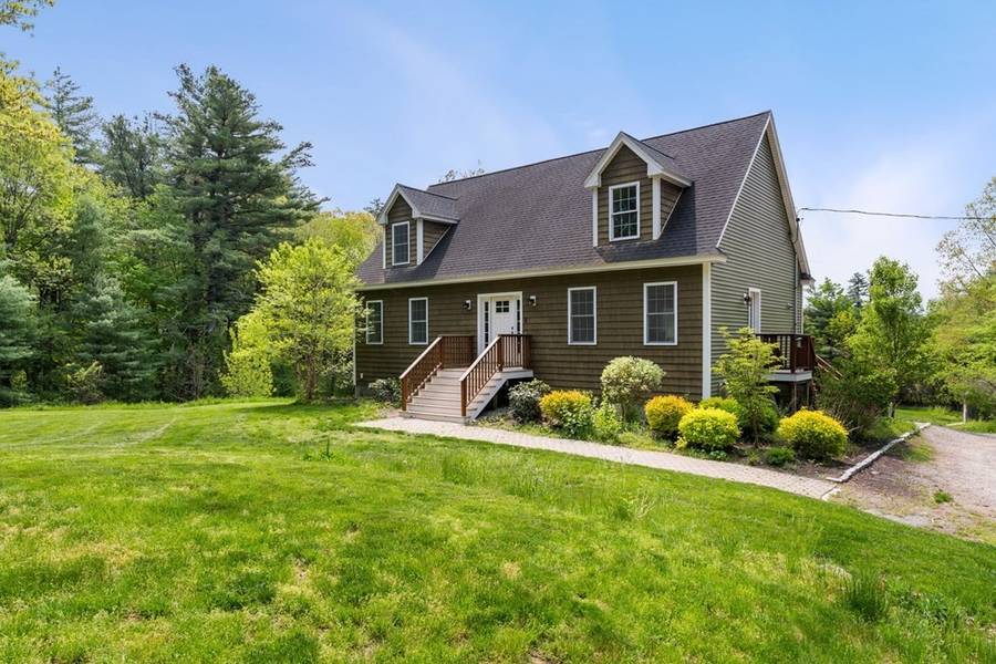 8 Fox Run, Groton, MA 01450