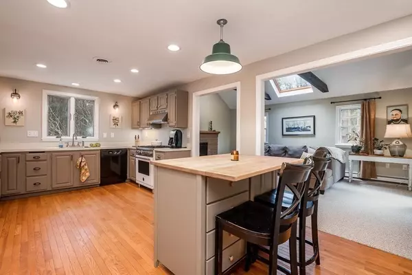 Hanson, MA 02341,7 Thayer Dr