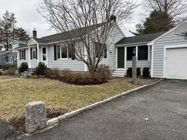 25 Margaret Road, Hamilton, MA 01982