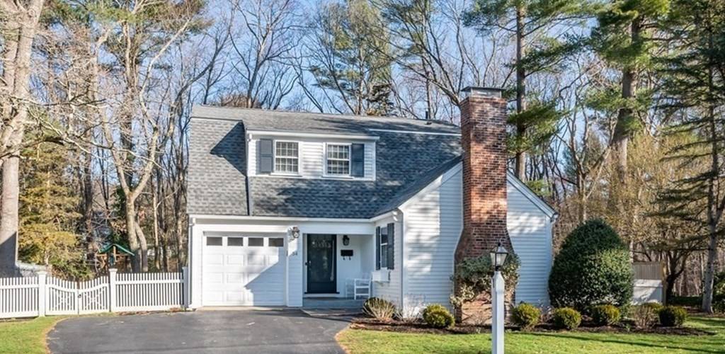 54 Northgate Rd, Wellesley, MA 02481