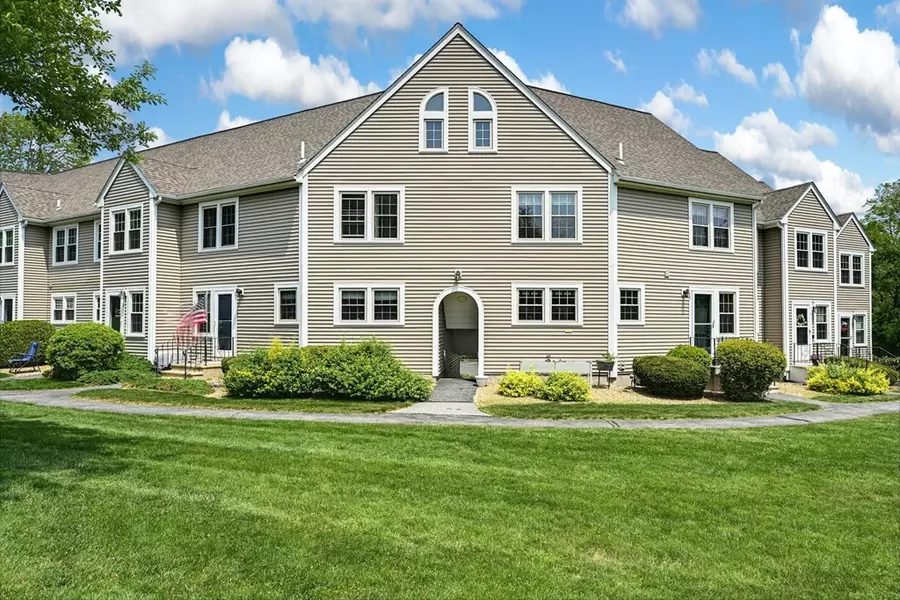 6 Hovey Pond Dr #203, Grafton, MA 01536