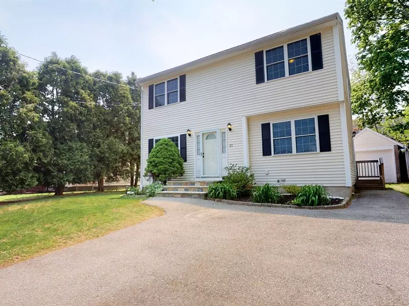 21 Hillside Ave, Stoneham, MA 02180