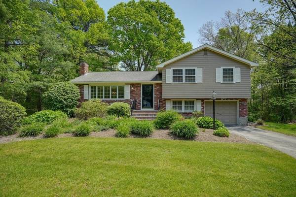 26 Flint Locke Lane, Medfield, MA 02052