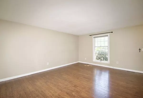 Agawam, MA 01001,82 Plantation Dr #82