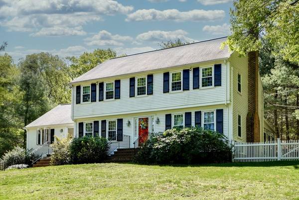 28 Cedar Hill Rd, Dover, MA 02030