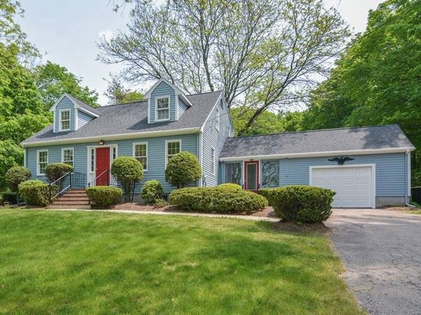 325 Lincoln St, Franklin, MA 02038