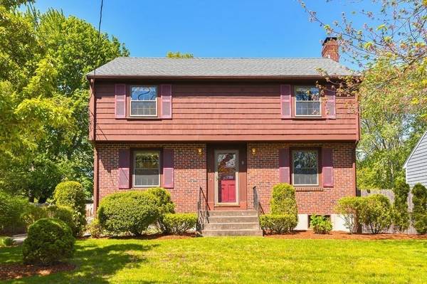 385 Greenlodge St, Dedham, MA 02026