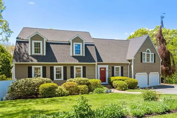 49 Kenelm Dr, Marshfield, MA 02050