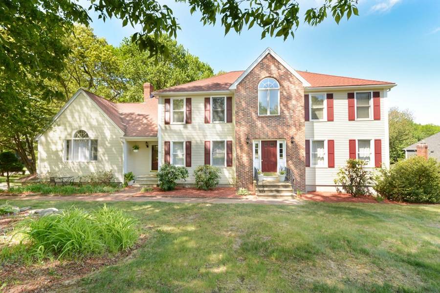 16 Woodcrest Rd, Westborough, MA 01581