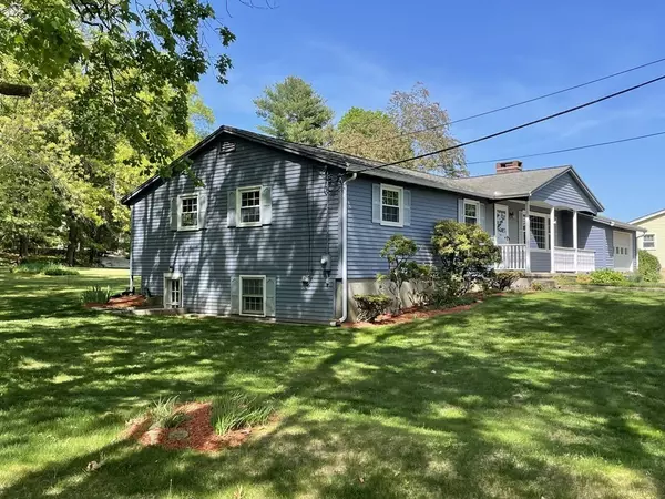 8 Comrie Rd, Auburn, MA 01501