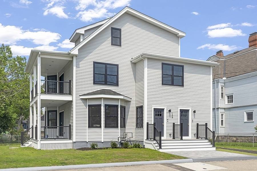 136 Washington St #1, Medford, MA 02155