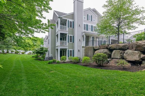 88 Village Drive #88, Quincy, MA 02169