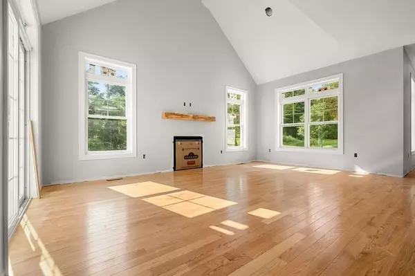 Stow, MA 01775,326 Boxboro