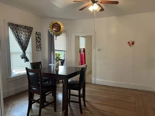 Springfield, MA 01108,218 Oakland St