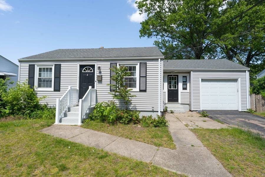 38 Tennyson Rd, Warwick, RI 02888