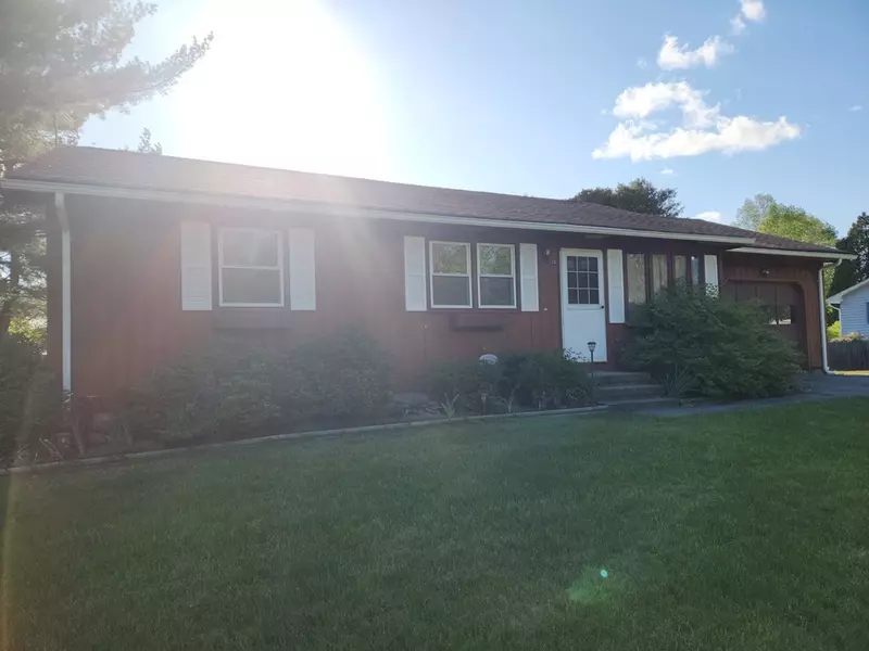 39 Plantation Circle, Greenfield, MA 01301